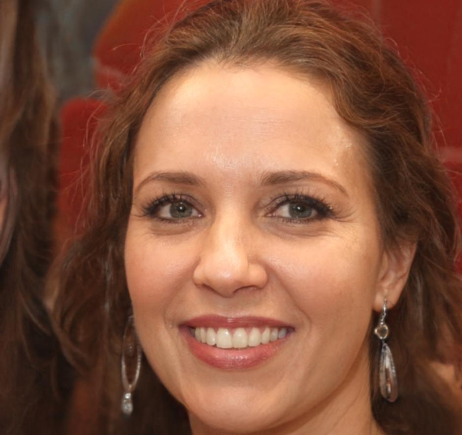 Portrait of Dalia Mansour, venture investment specialist and student project mentor